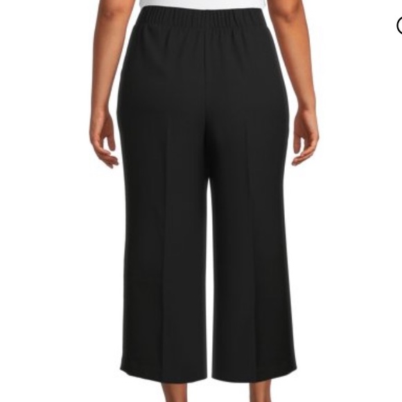 💜Terra & Sky Women’s Plus Crop Relaxed Fit Capri - Picture 2 of 8